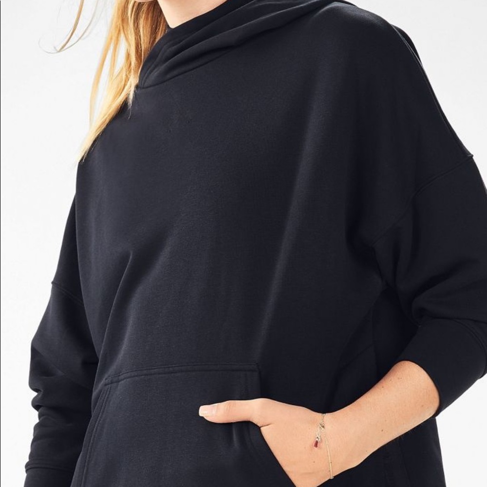 Brisa High Slit Logo Pullover